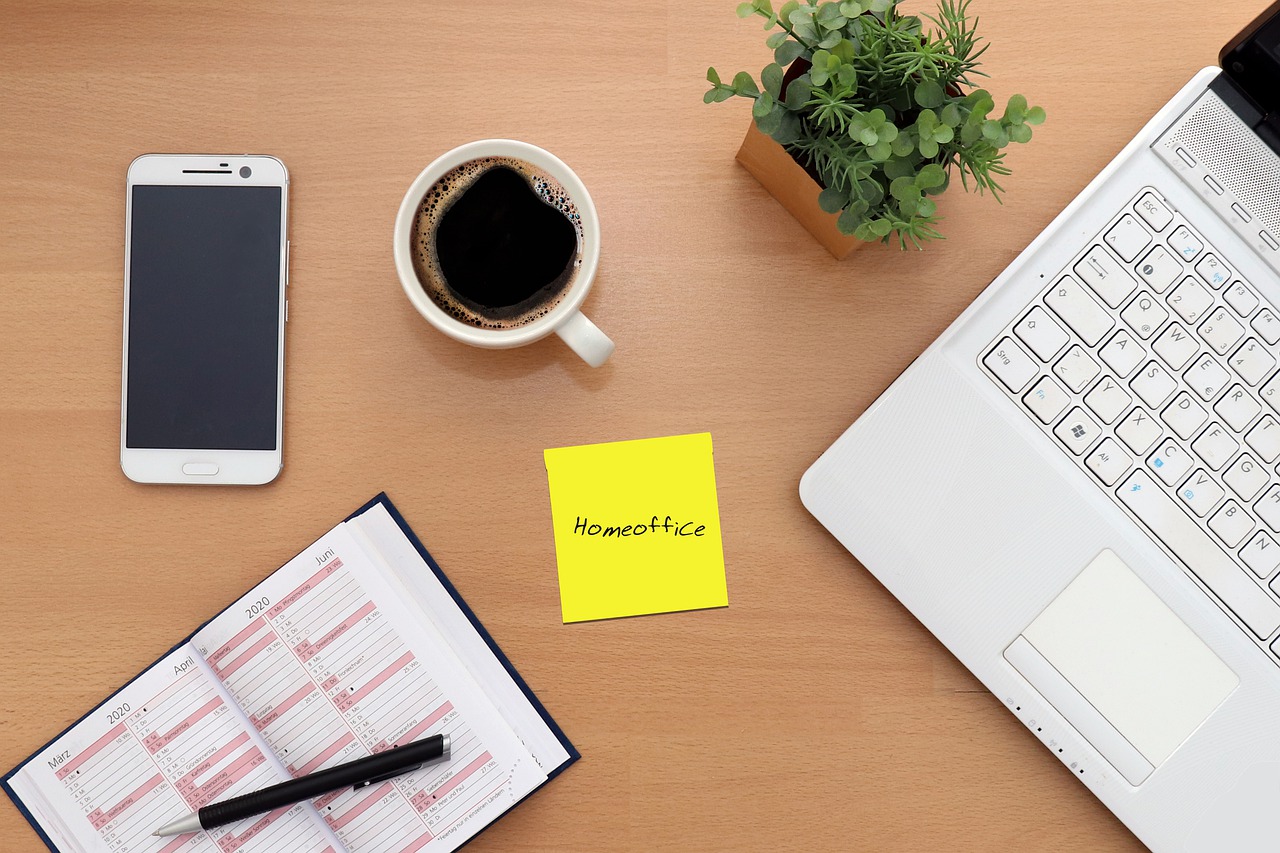 Examples of Remote Work Opportunities While Doing School Online