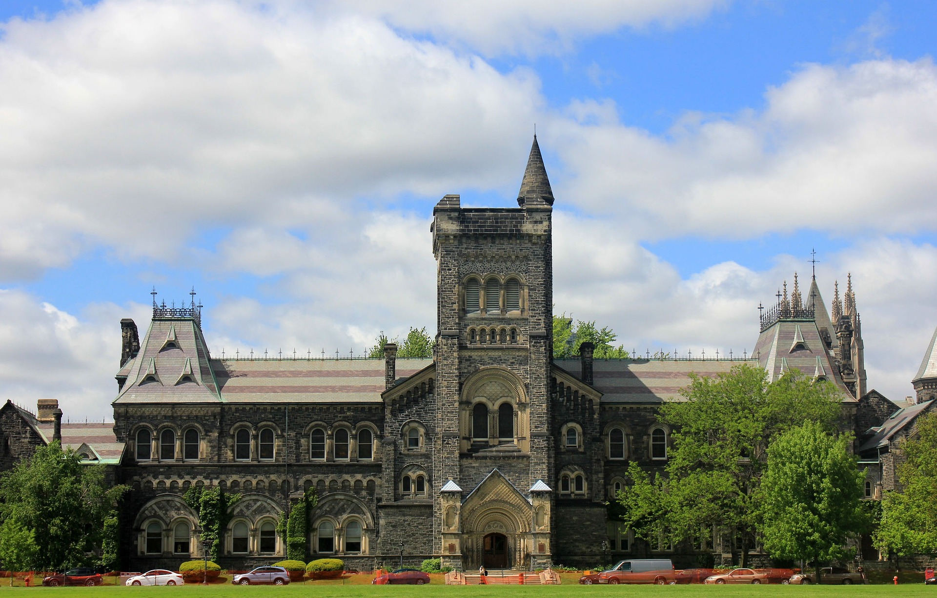Navigating Post-Secondary: The Campus Experience