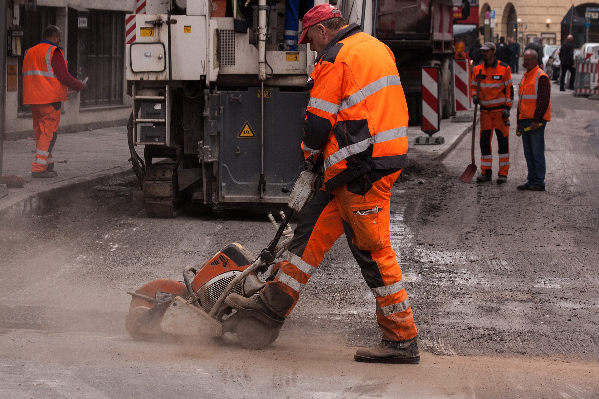 Build a Great Trades Career in 10 Years or Less: Making the Most of the Trades Employment Gap
